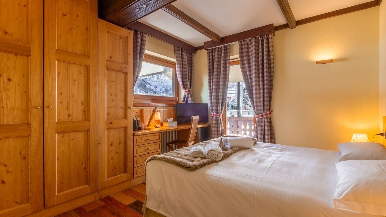 Photo of Bedroom in Entreves