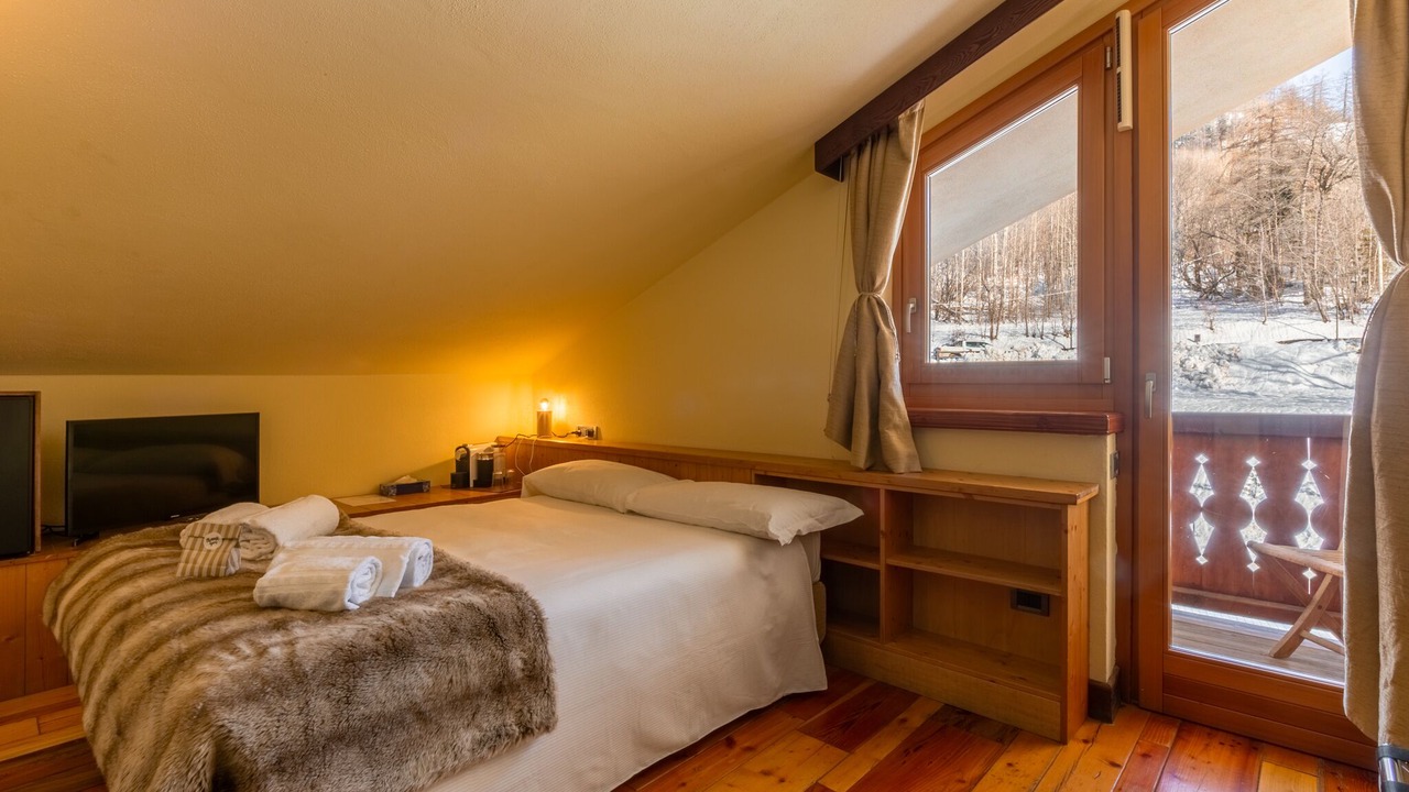 Photo of Bedroom in Entreves
