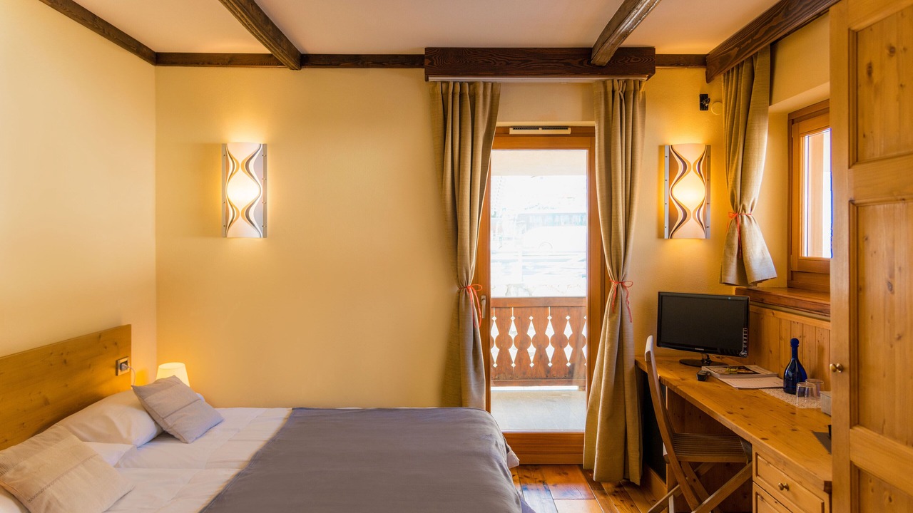 Photo of Bedroom in Entreves