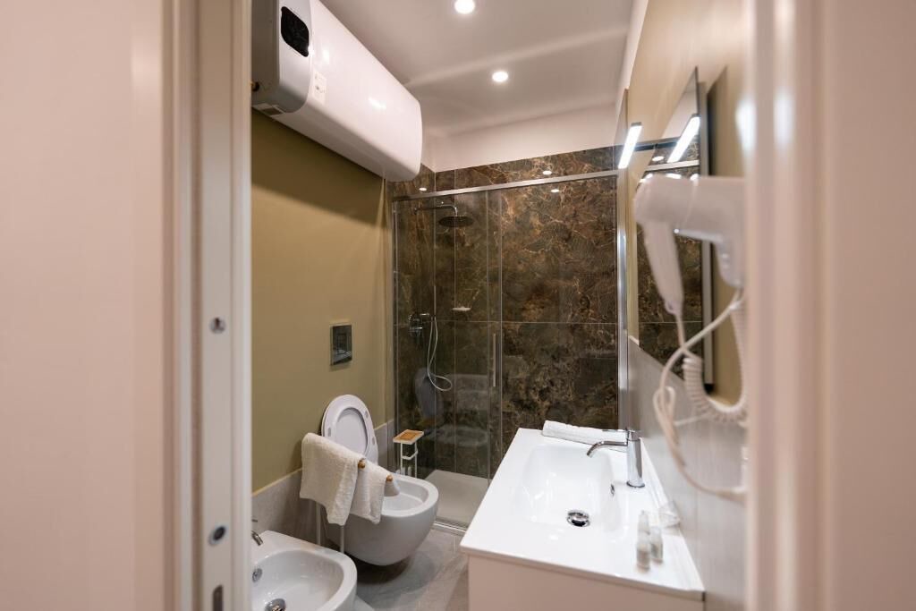 Photo of Bathroom in Naples City Centre