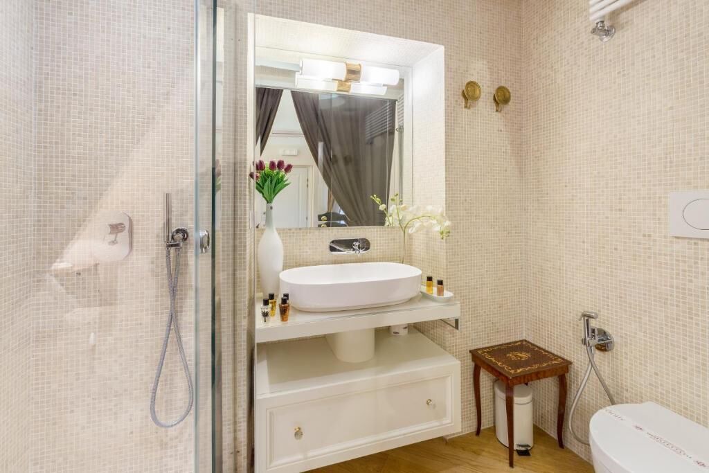 Photo of Bathroom in Rome City Centre