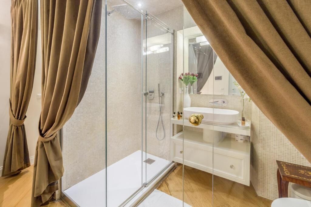 Photo of Bathroom in Rome City Centre