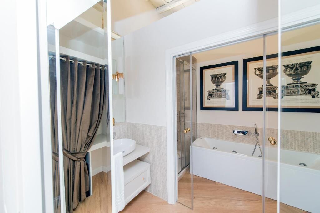 Photo of Bathroom in Rome City Centre