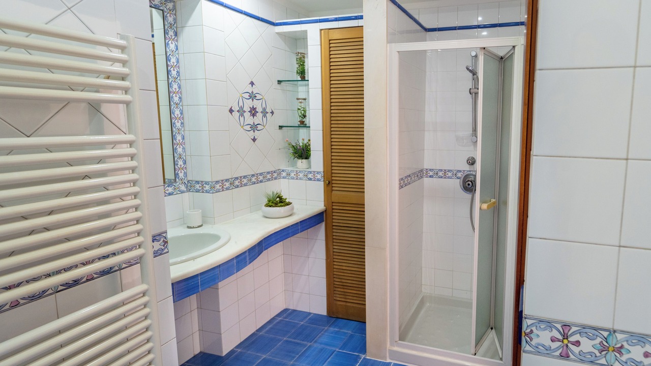 Photo of Bathroom in Naples City Centre