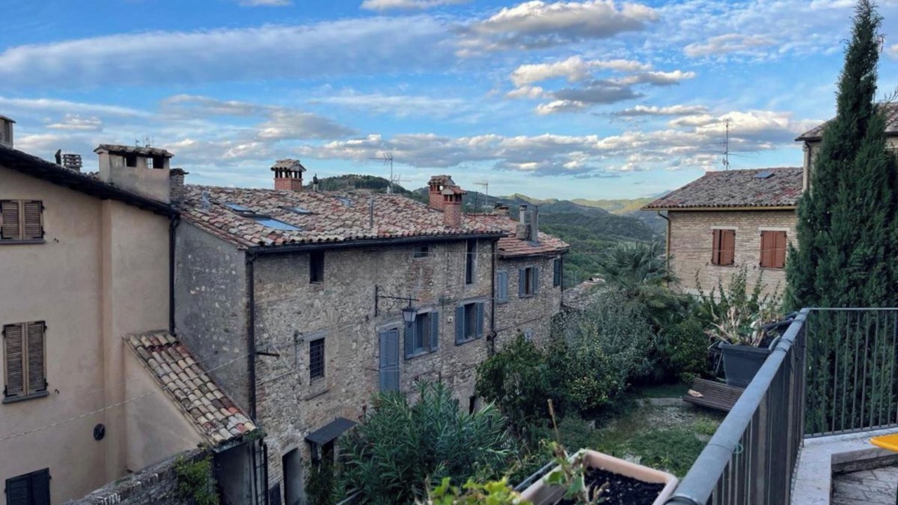 Photo of Others in Montone