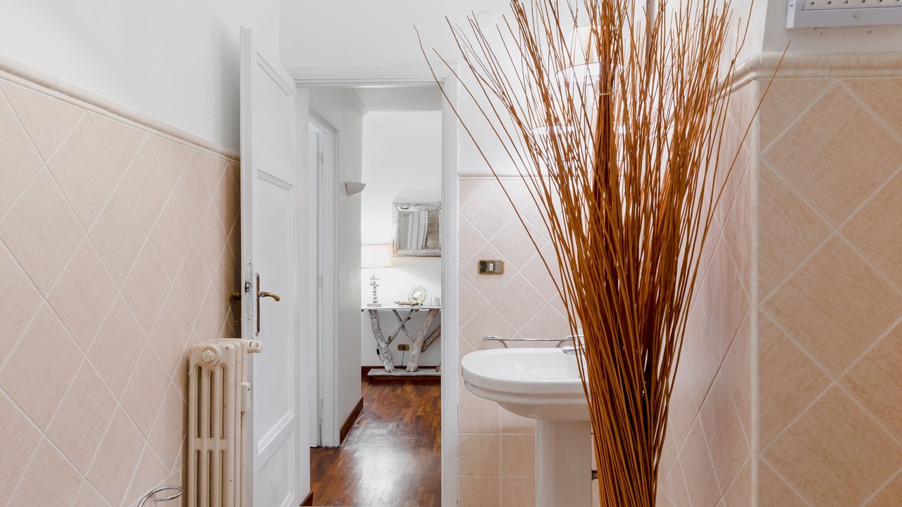 Photo of Bathroom in Rione VI Parione