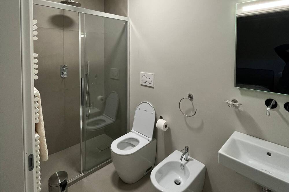 Photo of Bathroom in Ocenelli