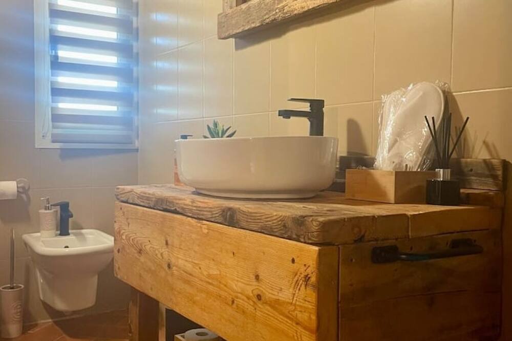 Photo of Bathroom in Oriolo dei Fichi
