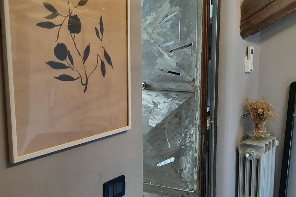 Photo of Bathroom in Roman Quarter
