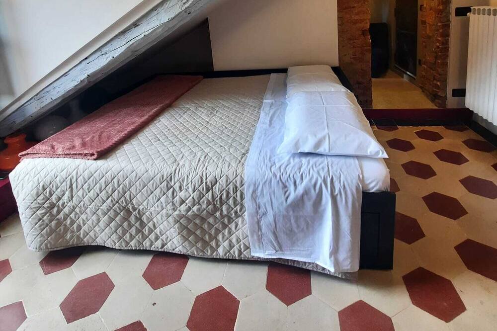 Photo of Bedroom in Roman Quarter