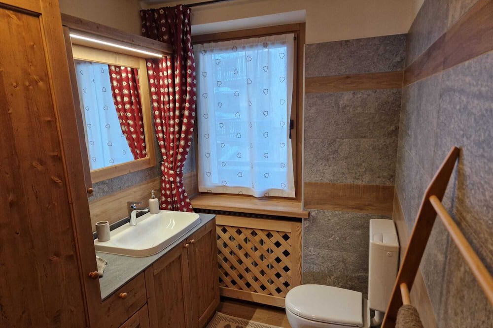 Photo of Bathroom in Cogne