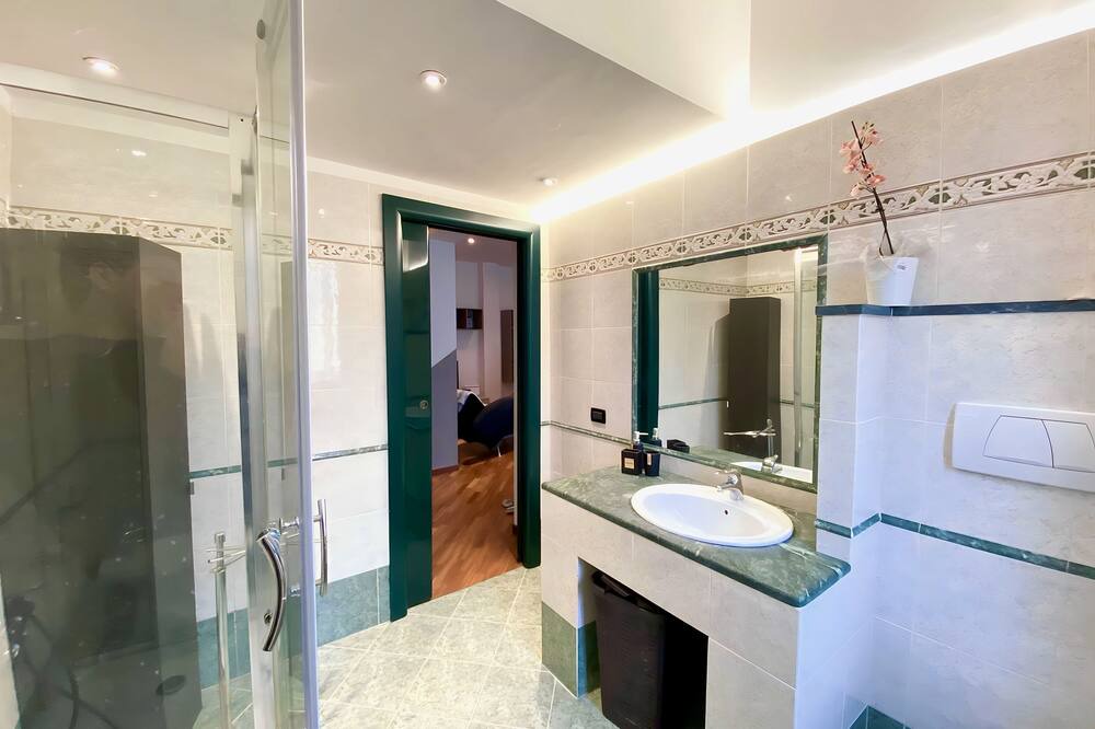 Photo of Bathroom in Pra'