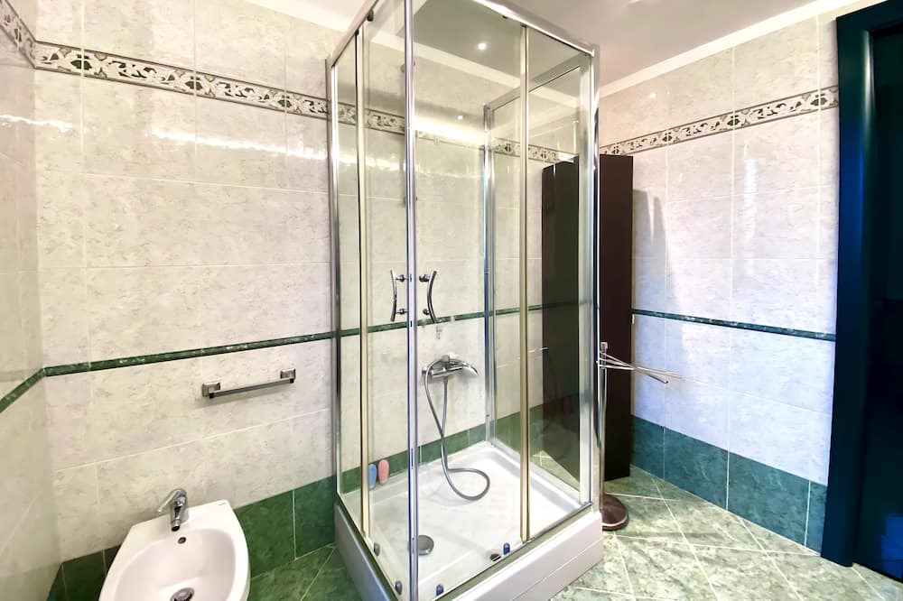 Photo of Bathroom in Pra'