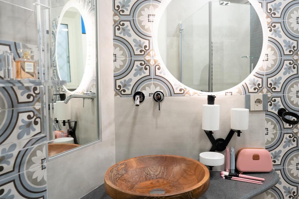 Photo of Bathroom in Rione VI Parione