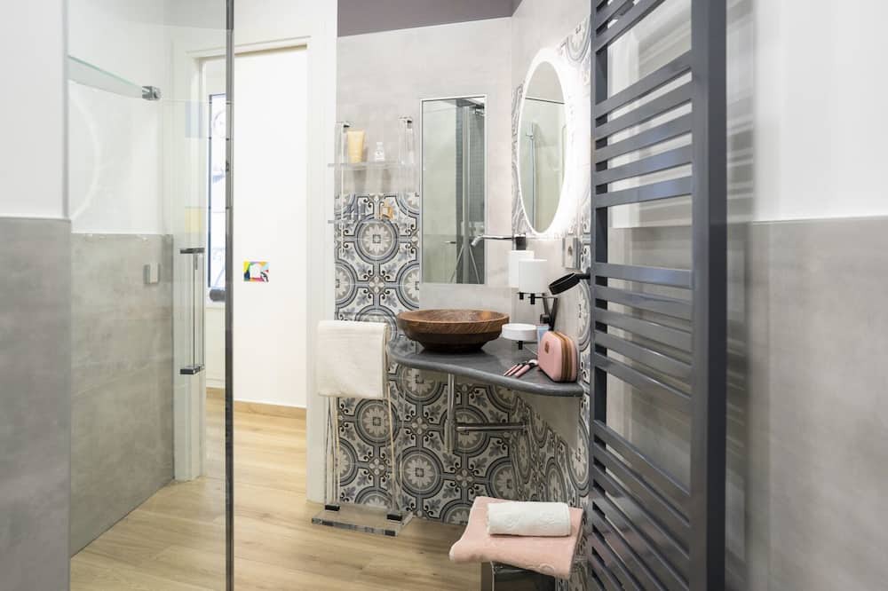 Photo of Bathroom in Rione VI Parione