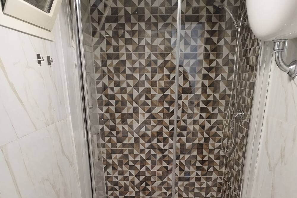 Photo of Bathroom in Naples