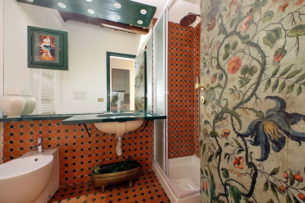 Photo of Bathroom in Monti