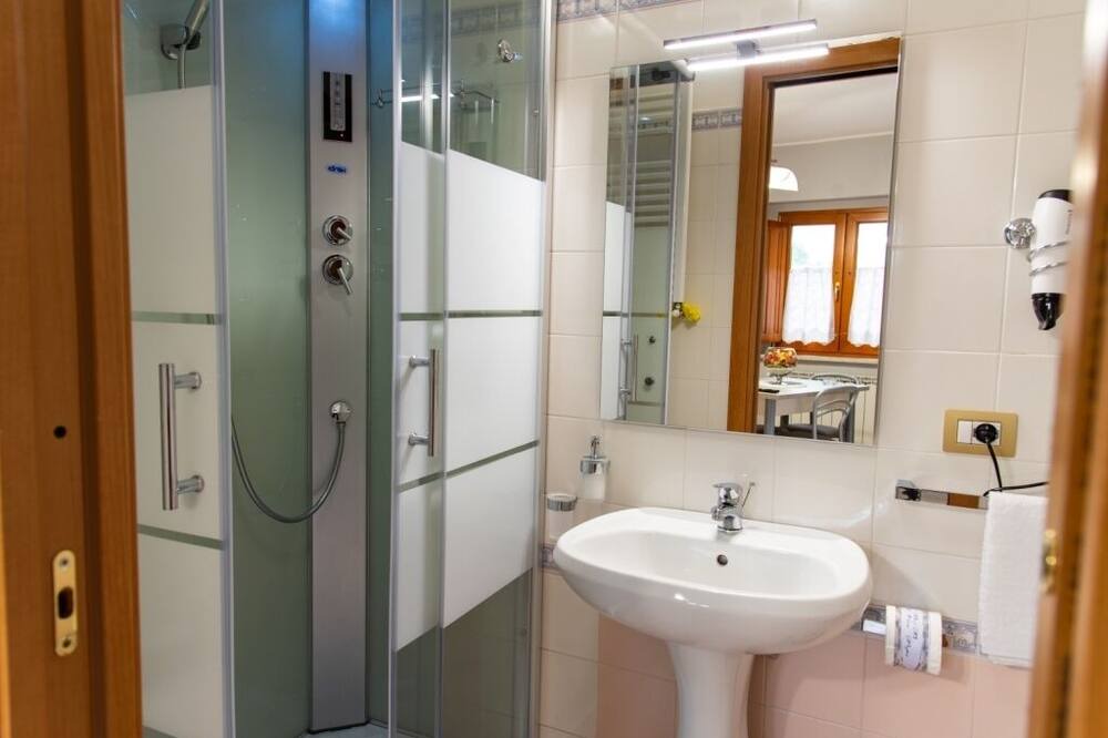 Photo of Bathroom in Castelmezzano