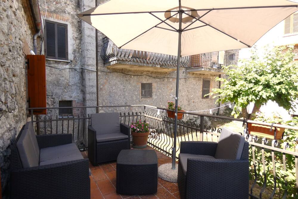 Photo of Patio Balcony in Amelia