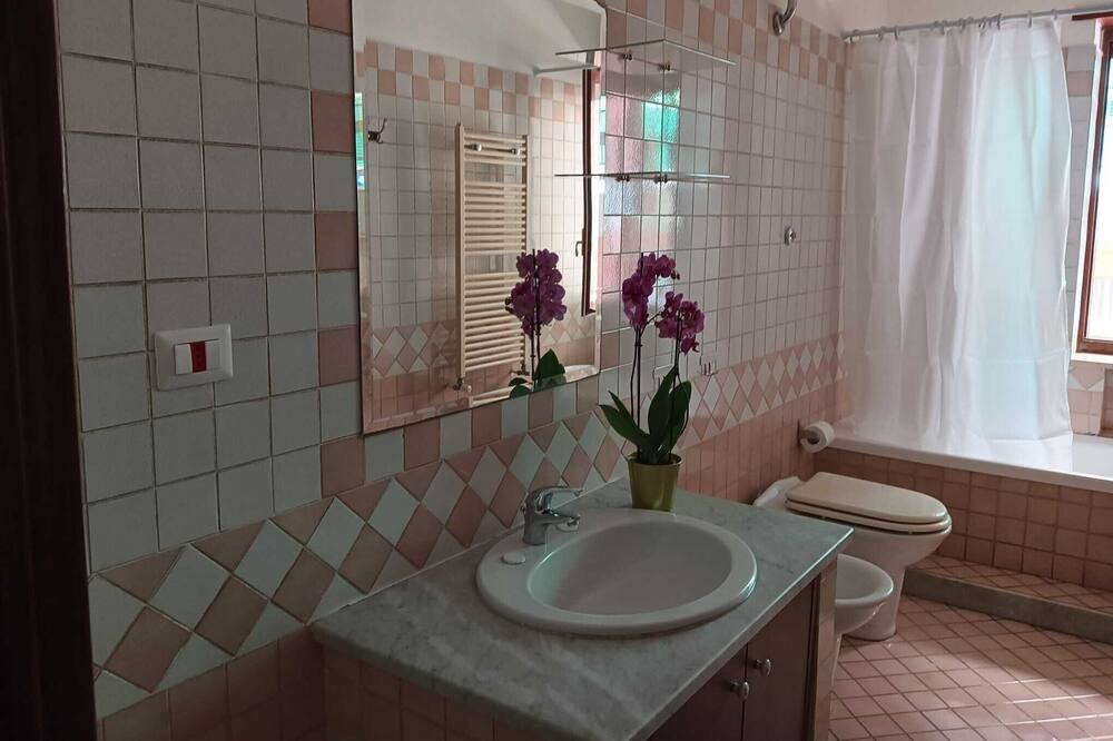 Photo of Bathroom in Portici