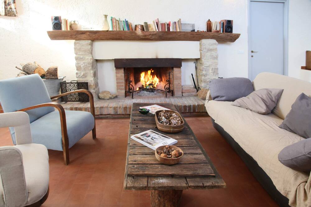 Photo of Livingroom in Amelia