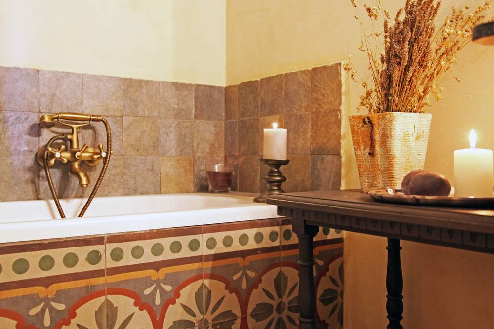 Photo of Bathroom in Amelia