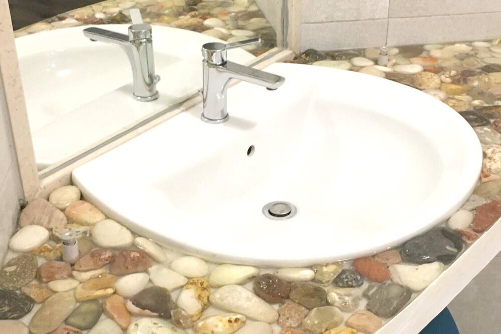 Photo of Bathroom in Carpino