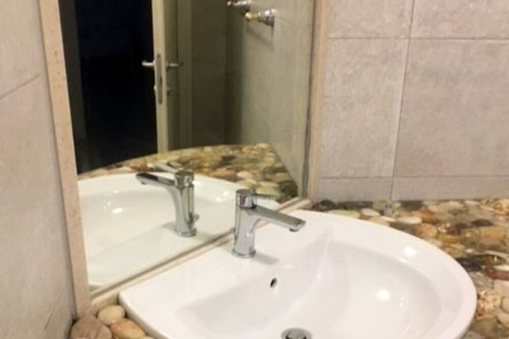 Photo of Bathroom in Carpino