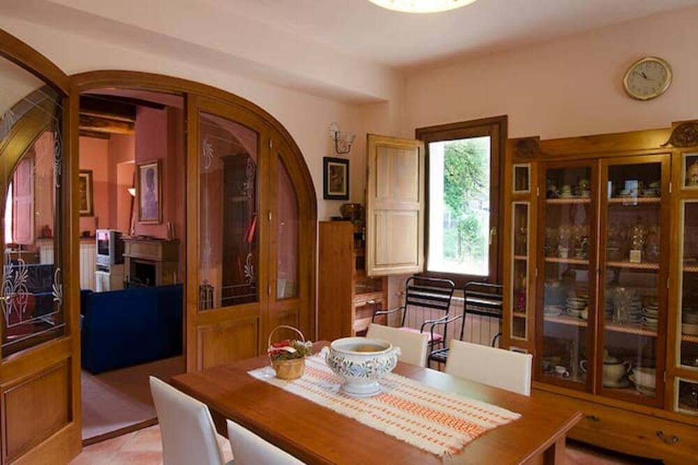 Photo of Livingroom in Decollatura