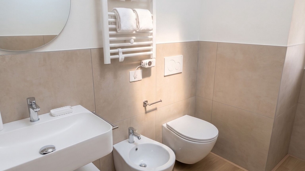 Photo of Bathroom in Magenta
