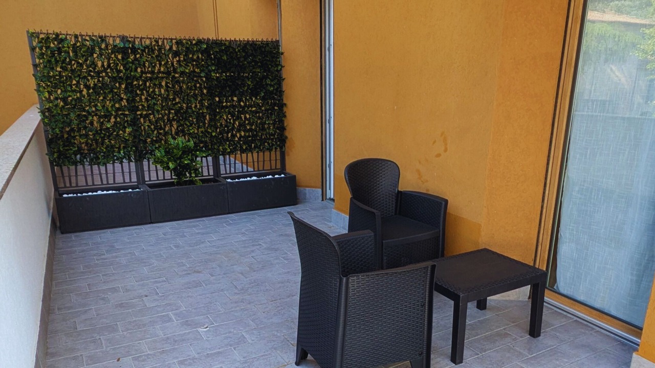 Photo of Patio Balcony in Magenta