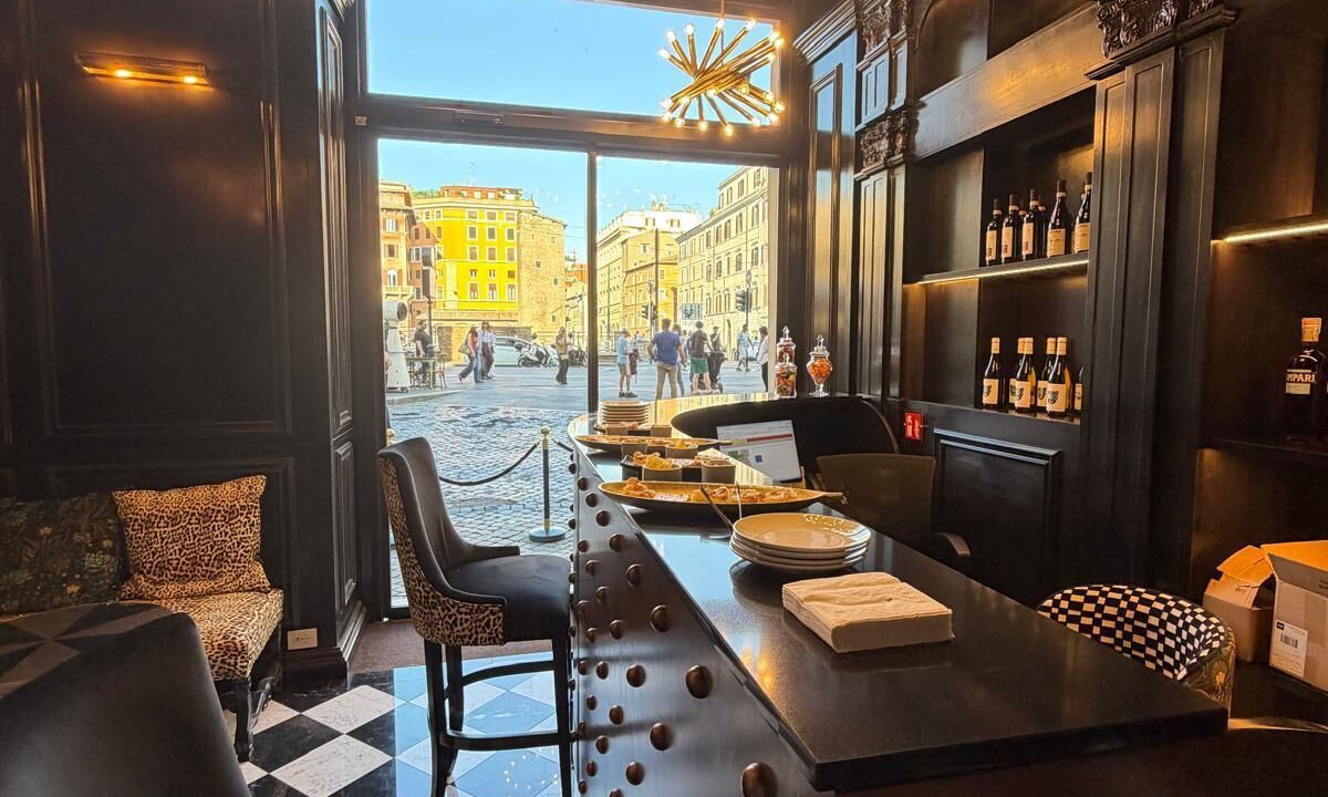 Photo of Others in Navona