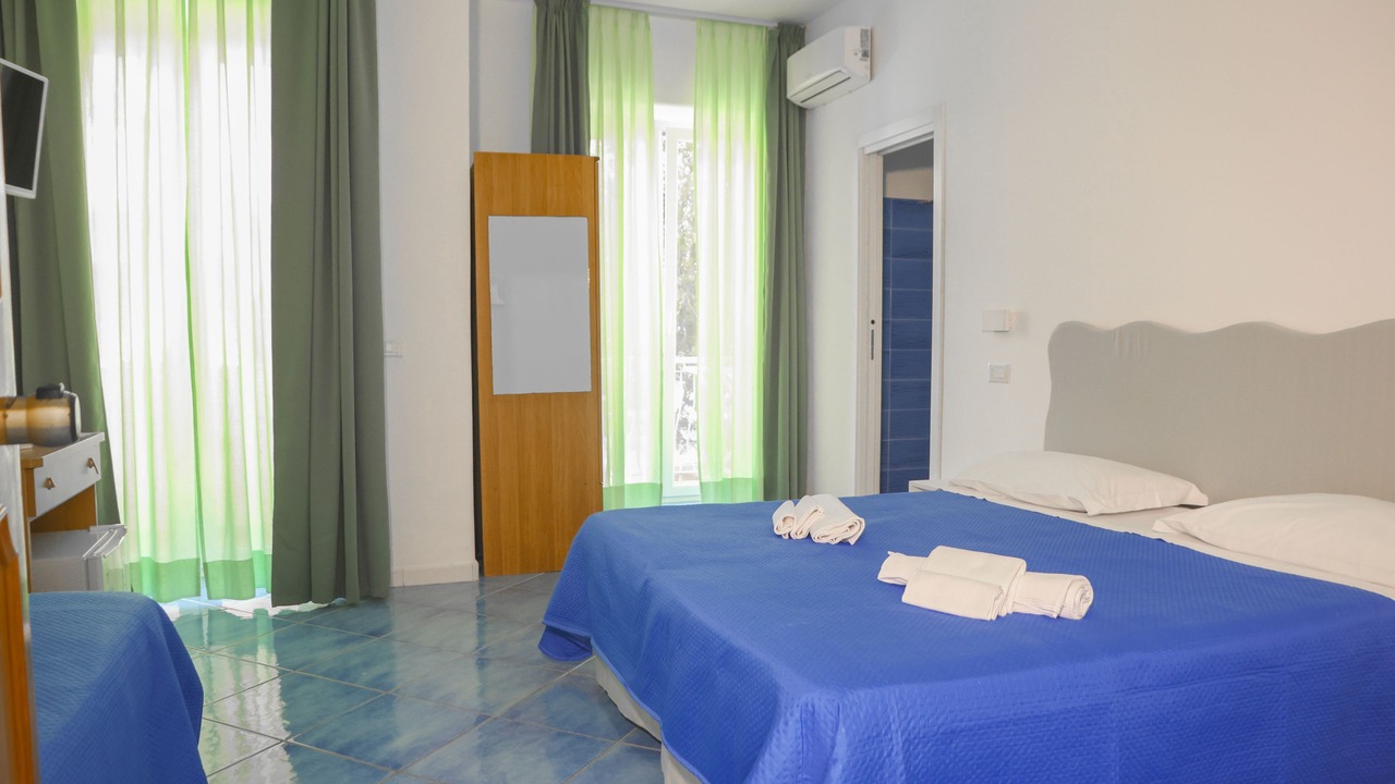 Photo of Bedroom in Forio
