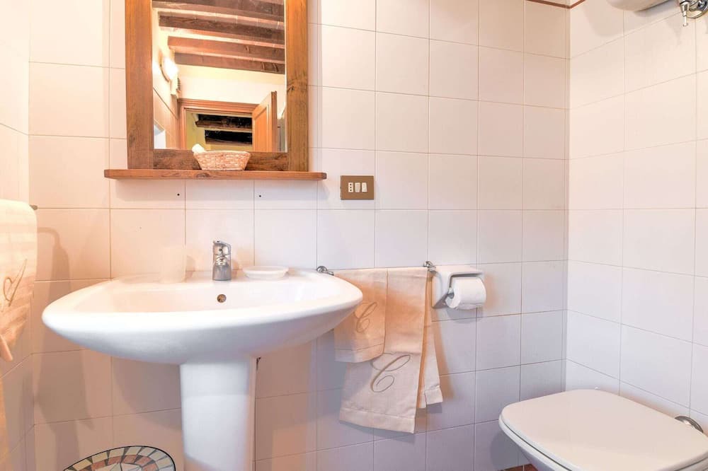 Photo of Bathroom in Monterchi