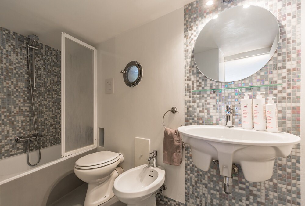 Photo of Bathroom in Mergellina