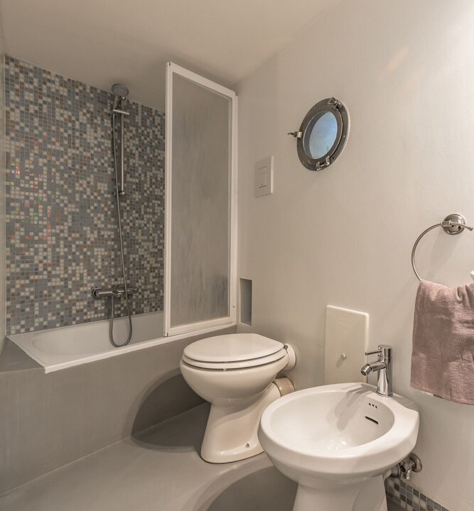 Photo of Bathroom in Mergellina