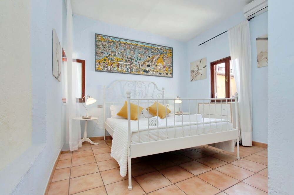 Photo of Bedroom in Navona