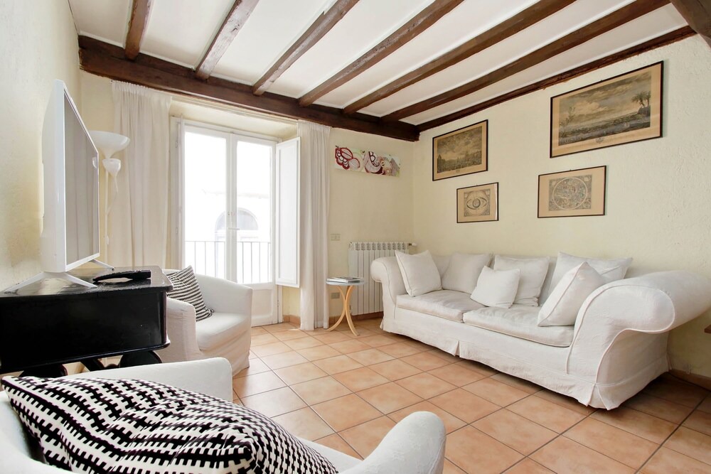 Photo of Livingroom in Navona