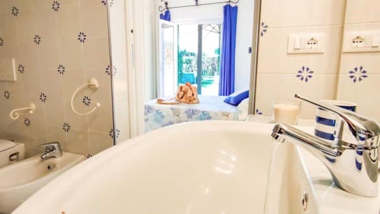 Photo of Bathroom in Forio
