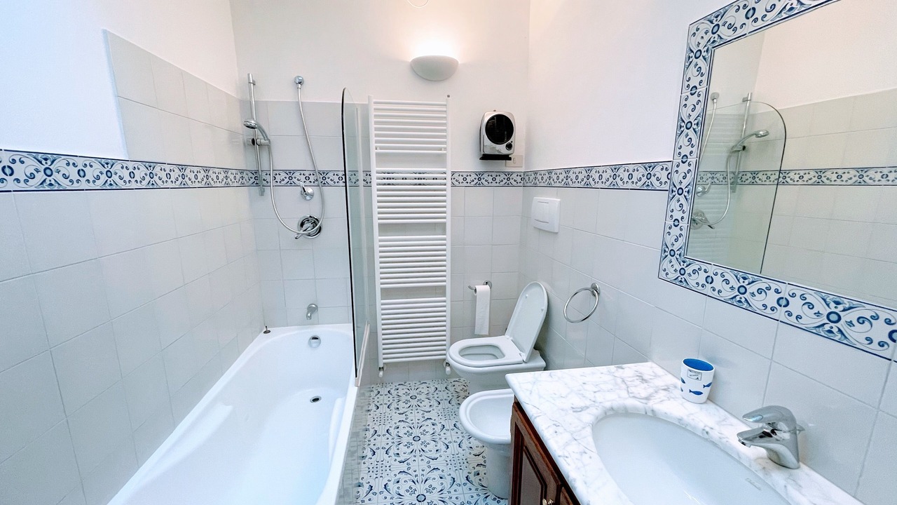 Photo of Bathroom in Strettura