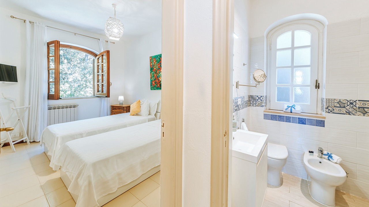 Photo of Bathroom in Forio