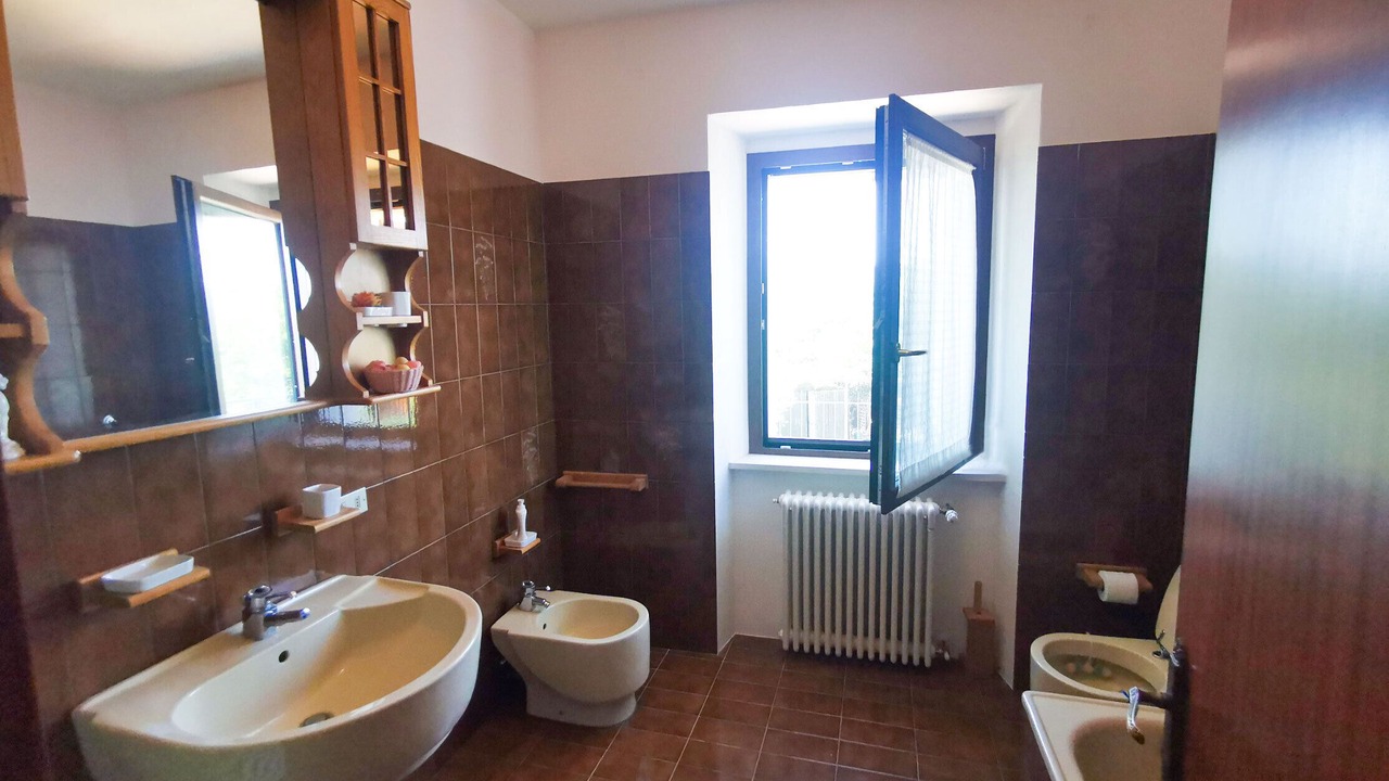 Photo of Bathroom in Montefelcino