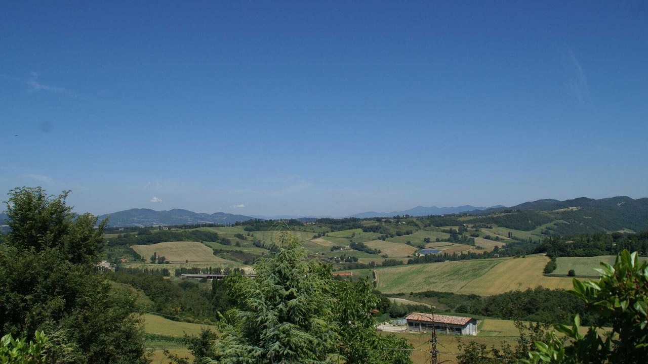 Photo of Others in Montone