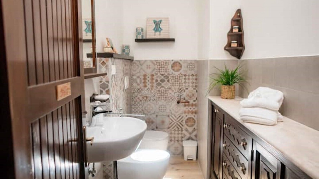 Photo of Bathroom in Atri