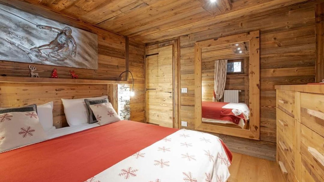 Photo of Bedroom in Derby-villaret