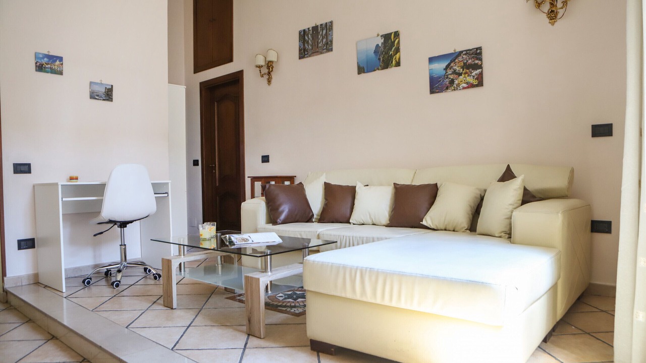 Photo of Livingroom in Naples City Centre
