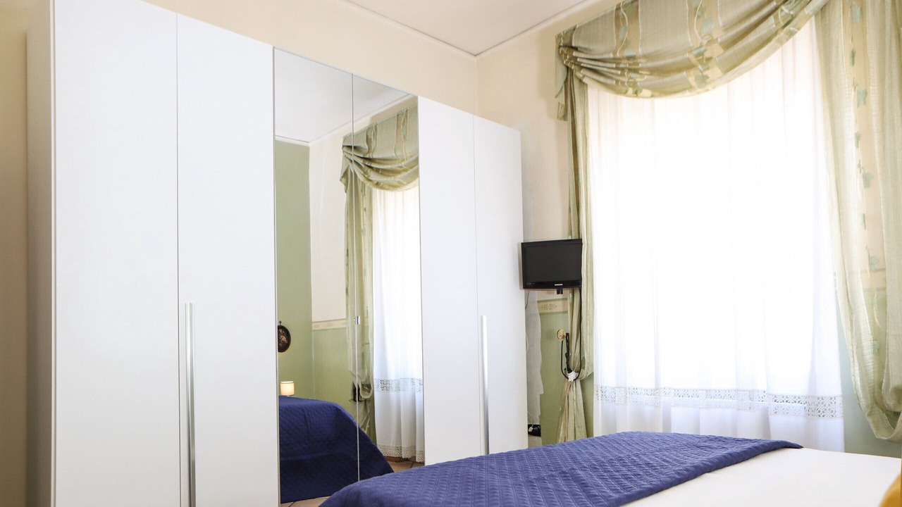 Photo of Bedroom in Naples City Centre