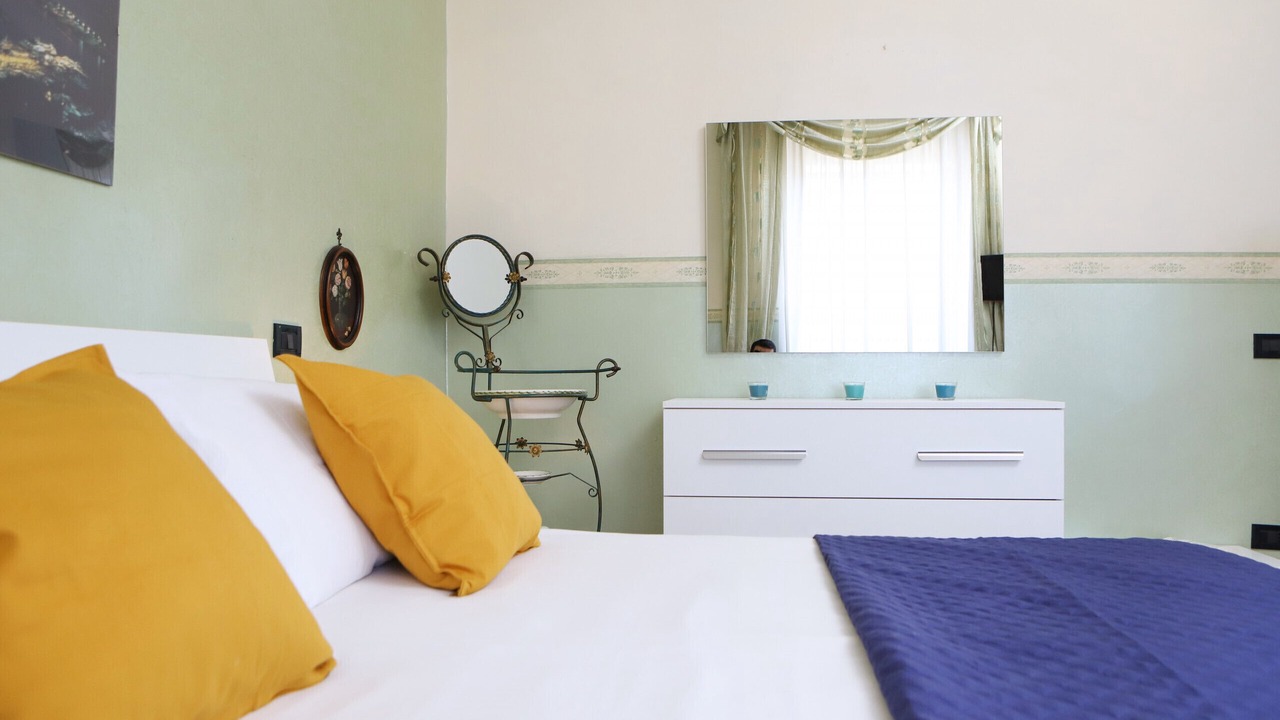 Photo of Bedroom in Naples City Centre