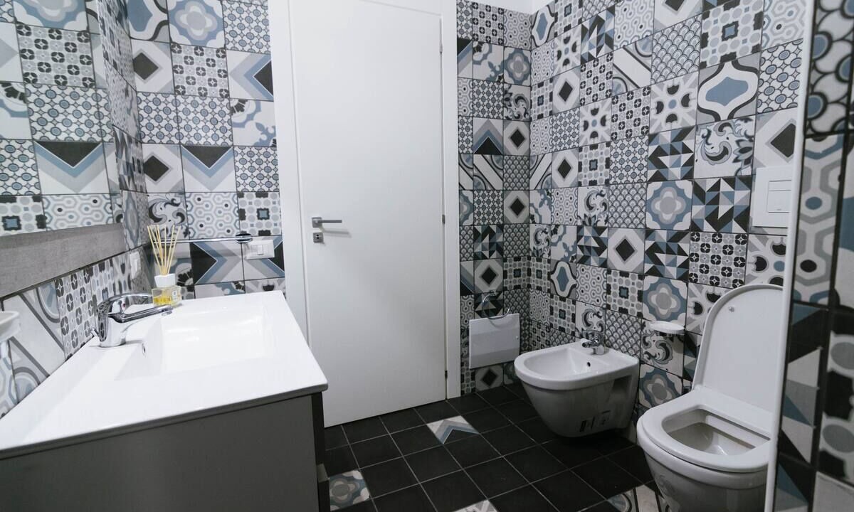 Photo of Bathroom in Naples City Centre