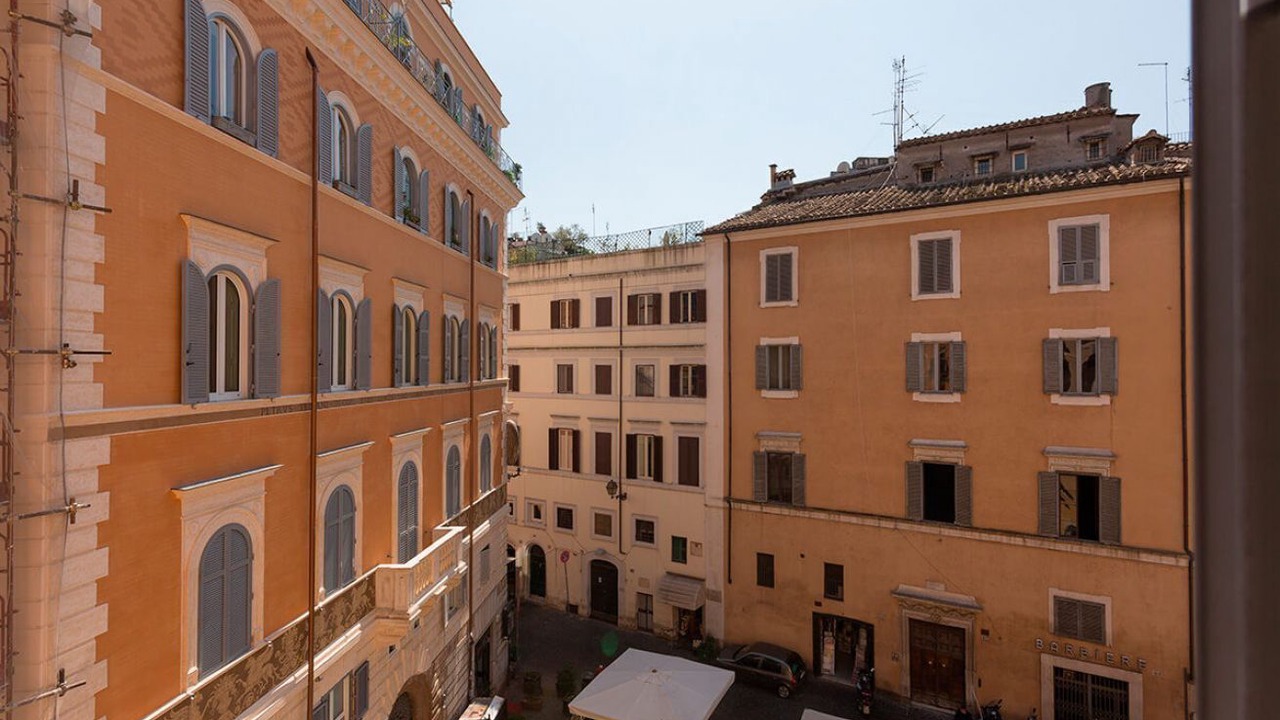 Photo of Others in Navona